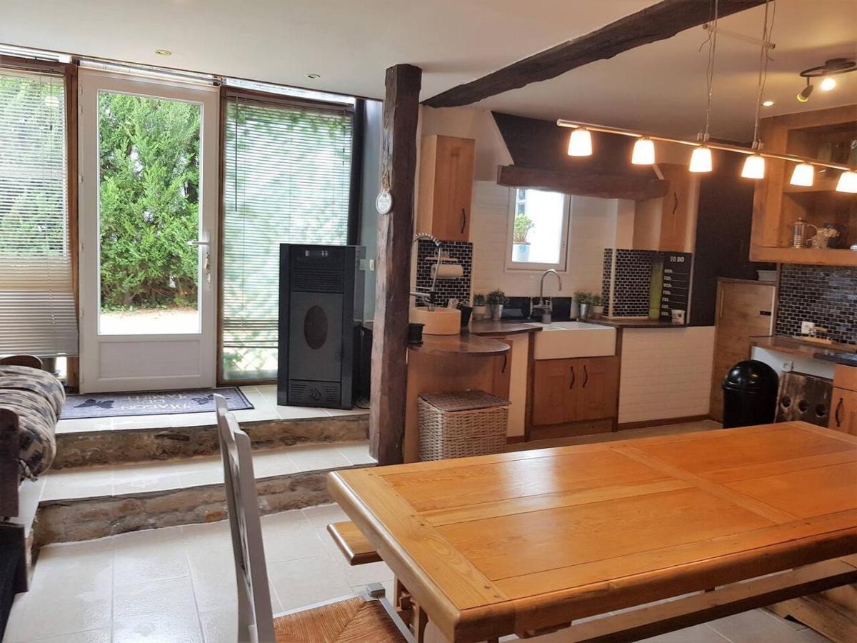 Beautiful 5-Bed House In Isigny-Le-Buat 빌라 외부 사진